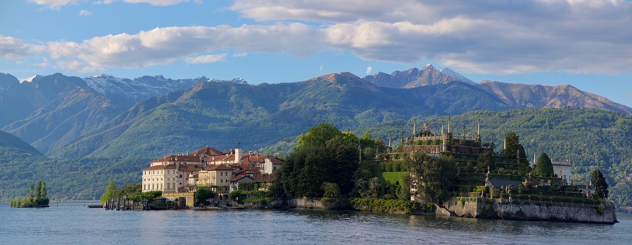 lake maggiore islands
